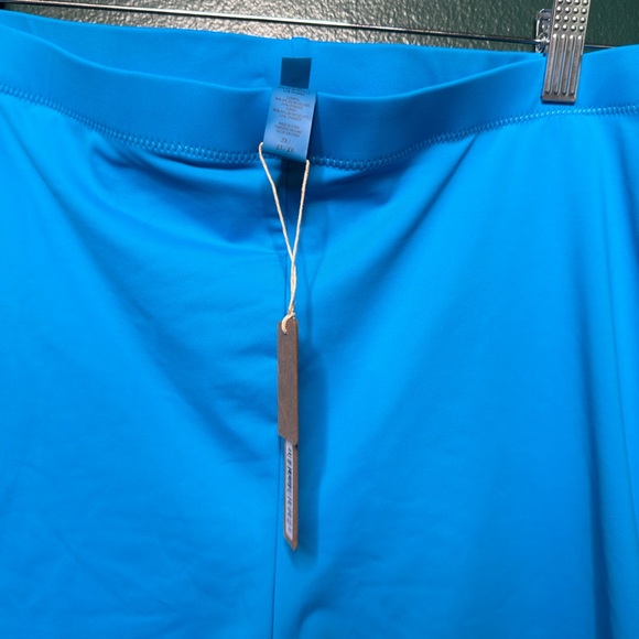 Skims Swim Set Turquoise Shorts and Keyhole Crop Top | Size 2X - Picture 7 of 7